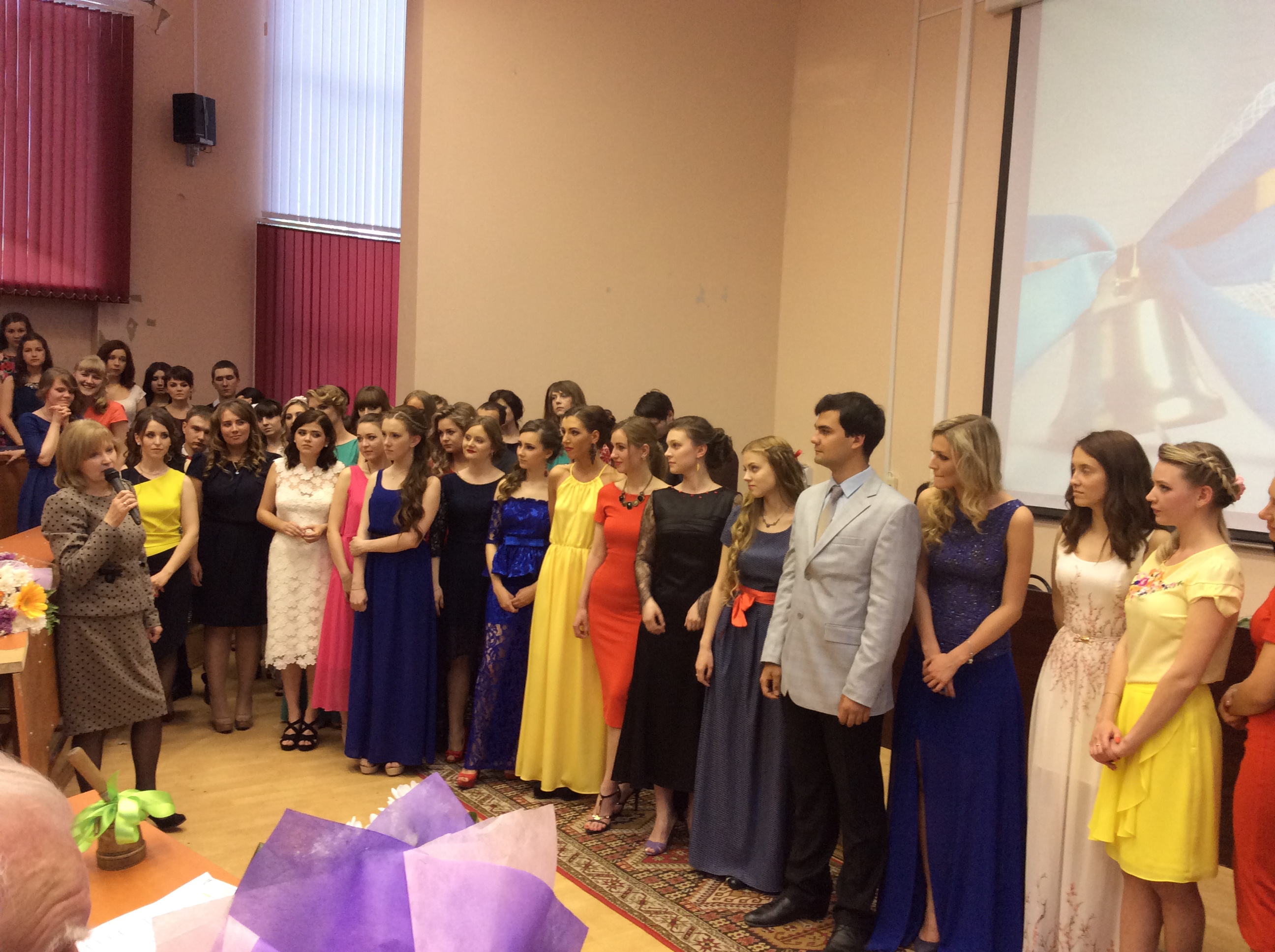 Для выпускников прозвенел последний звонок